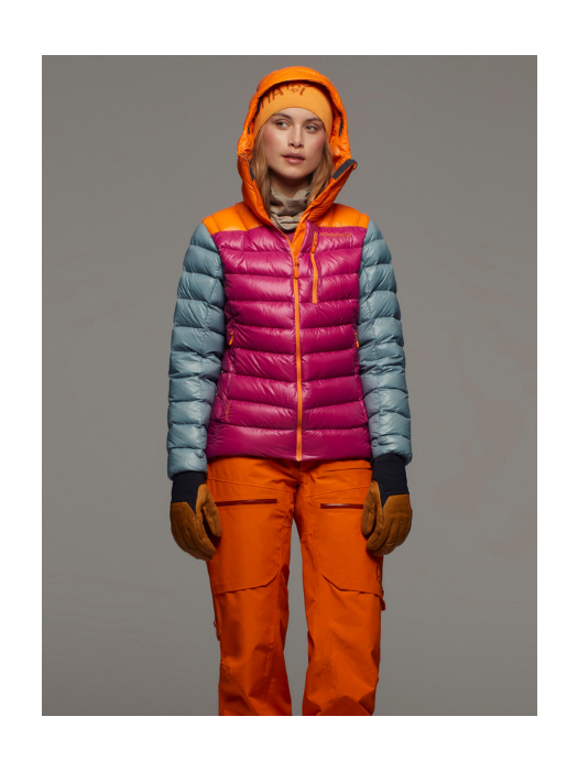 Women's lyngen down850 Hood fuchsia model Women's lyngen down850 Hood fuchsia model